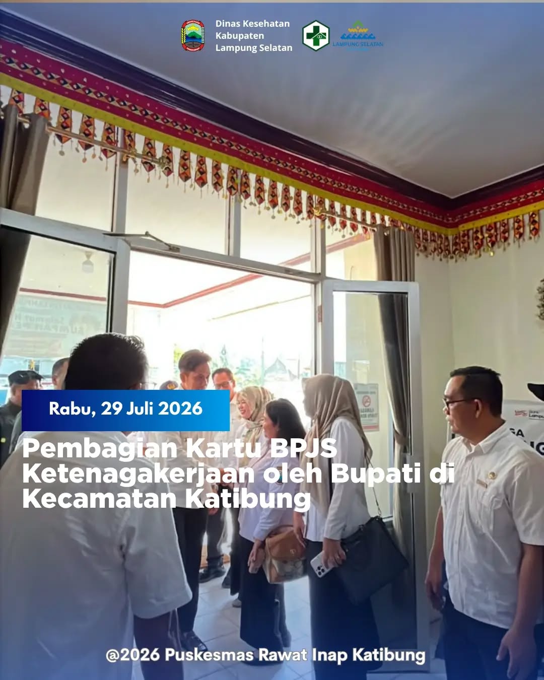 Pembagian Kartu BPJS Ketenagakerjaan Oleh Bupati di Kecamatan Katibung